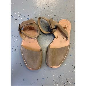 Pons open toe sandal